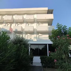 2* Hotel Pigalle
